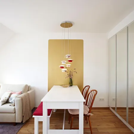 Koenigsschlaf No2 - Traum In Rosa Im Herzen Von Konstanz